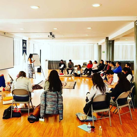 Compartiendo en 2017. "Curso de Consciencia & Meditación". Teaching a Meditation Workshop, 2017.