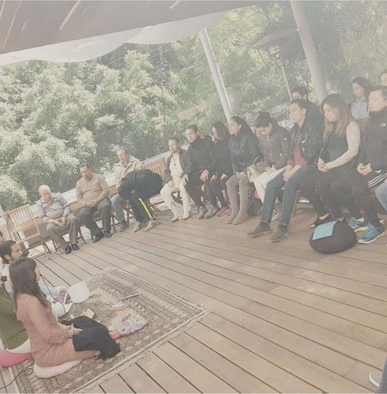 Guiding a Sound Healing Meditaiton Meditación de Sanación con Sonido.